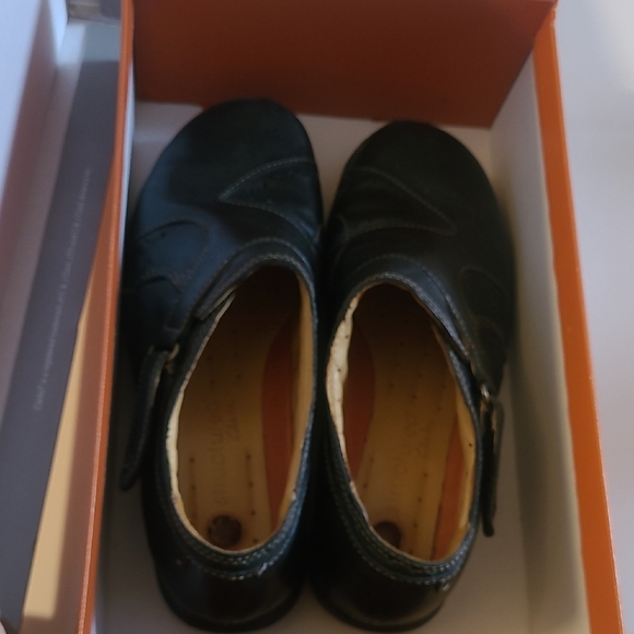 Clarks Unstructured Black Leather Loafers Grannycore Whimsygoth Comfort Shoe - Picture 10 of 10